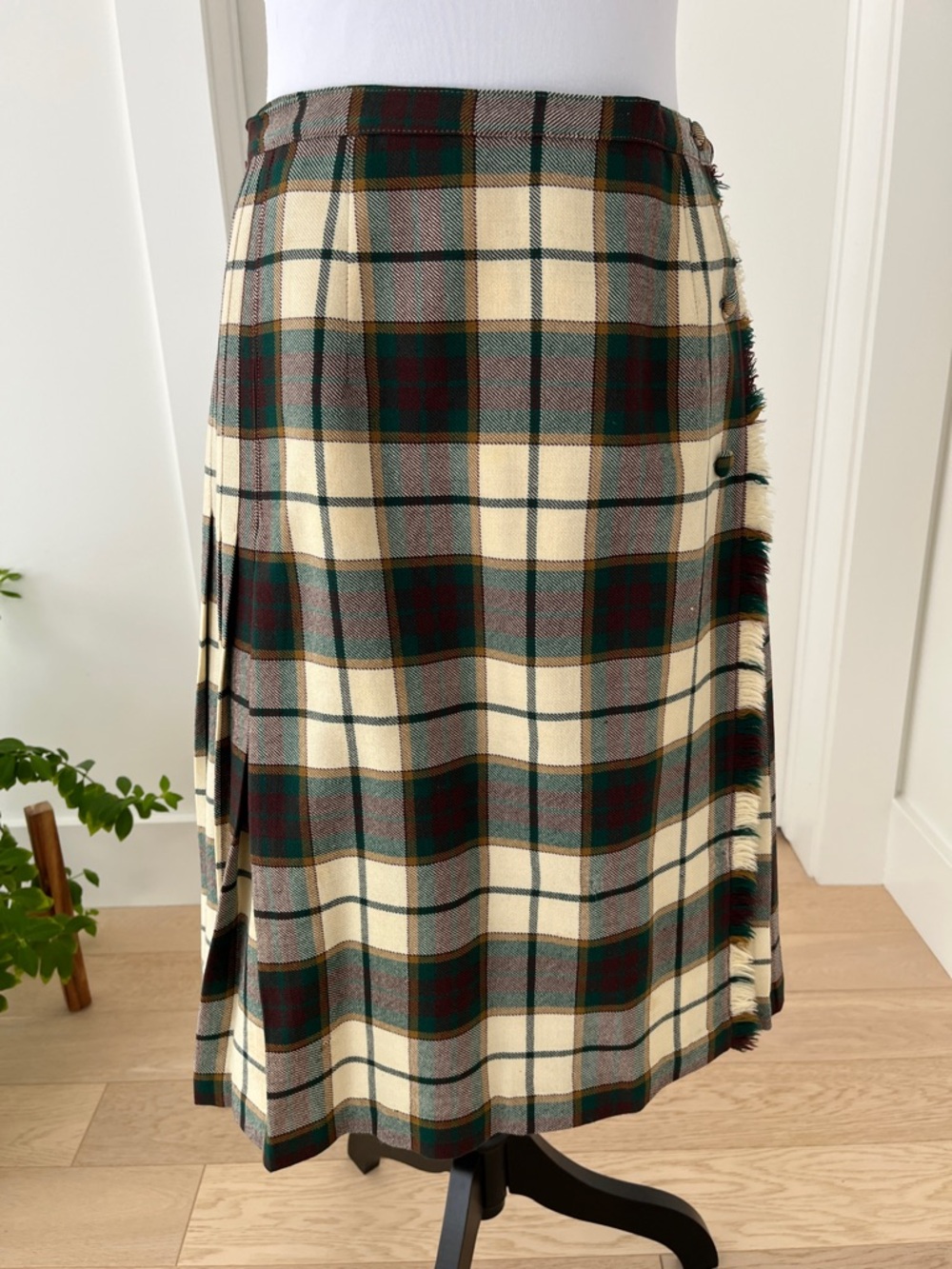 VINTAGE Aljean Canada Tartan Plaid Pleated Wrap 100% Wool Skirt Academia Celtic